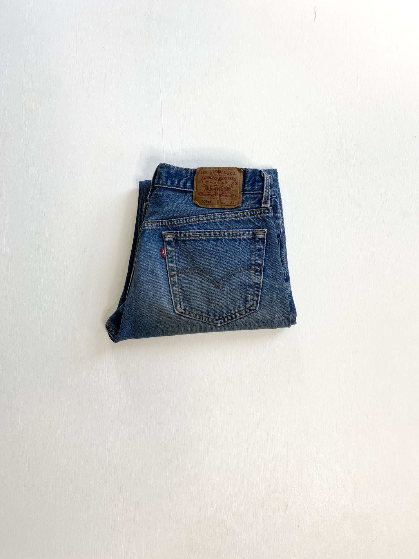 90’s USA Levis 501xx - 32” x 29”