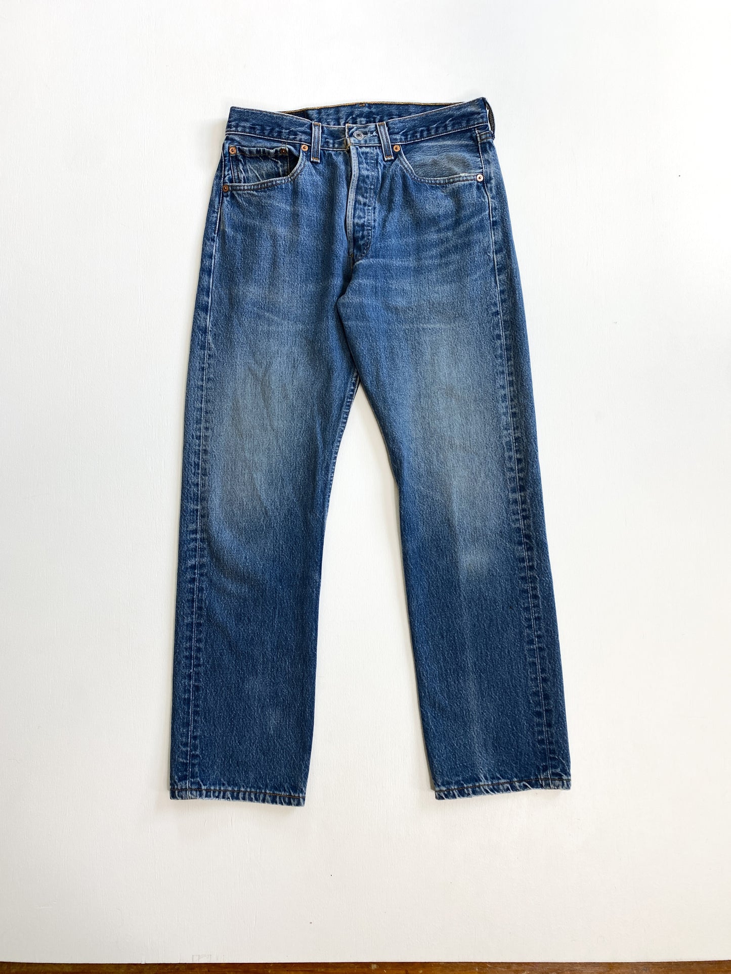 90’s USA Levis 501xx - 30” x 29”