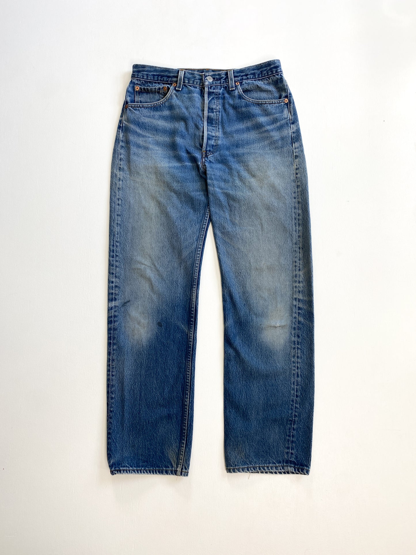 90’s USA Levis 501xx - 32” x 29”