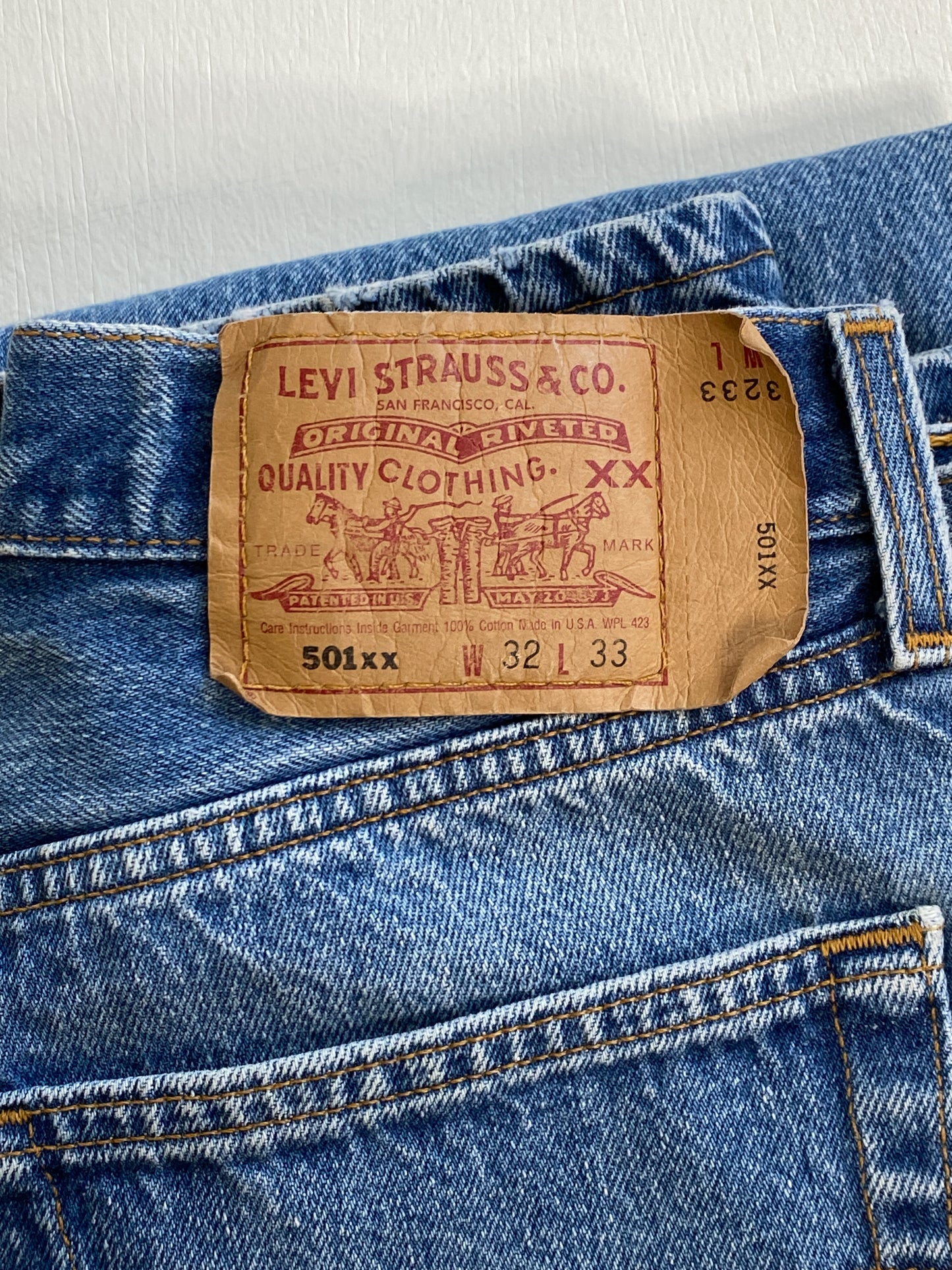 90’s USA Levis 501xx - 30” x 29”