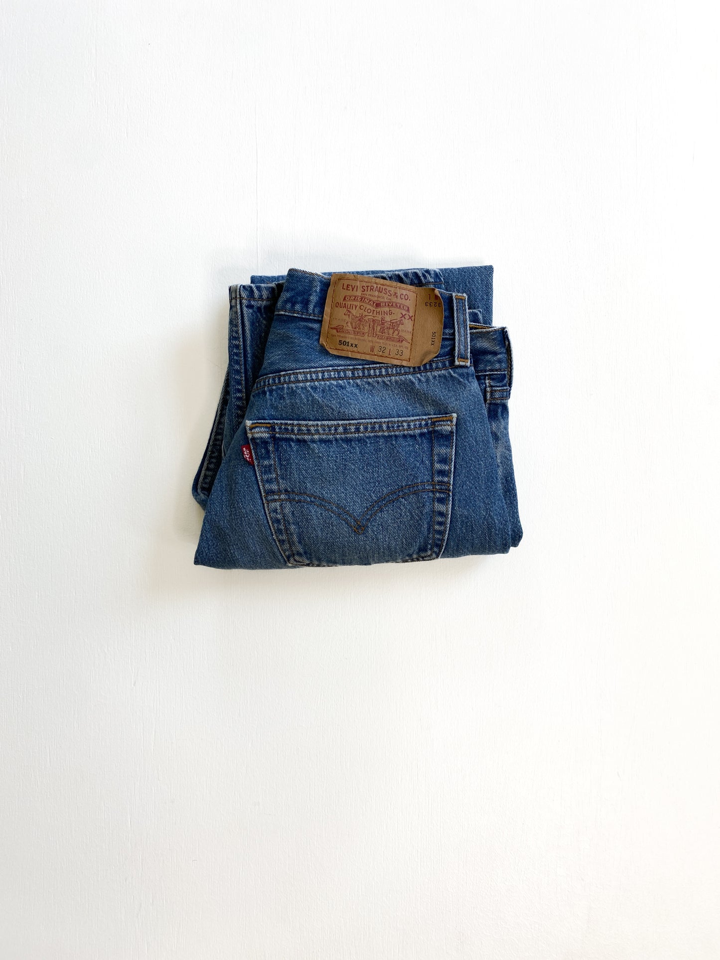 90’s USA Levis 501xx - 30” x 29”